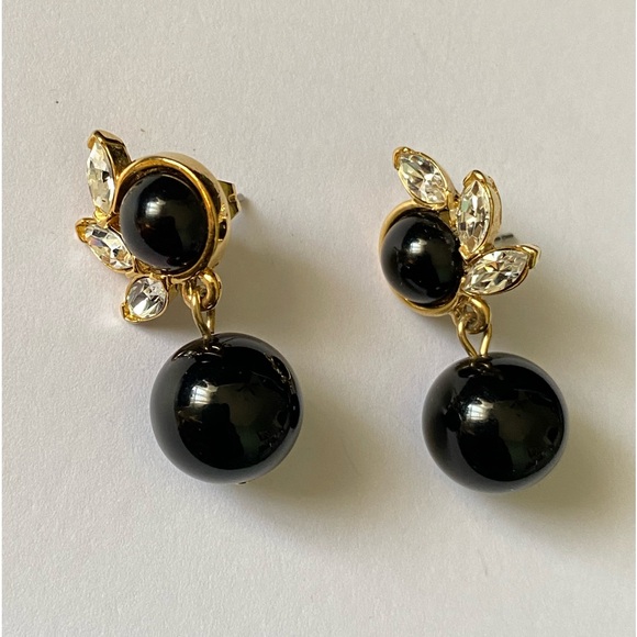 Vintage Trifari Rhinestone Dangle Earrings - Picture 7 of 7